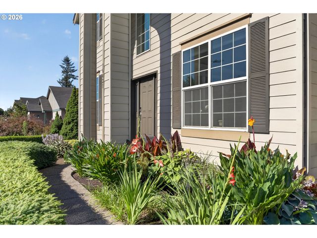 16431 WILLAMETTE VALLEY Dr, Oregon City, OR 97045