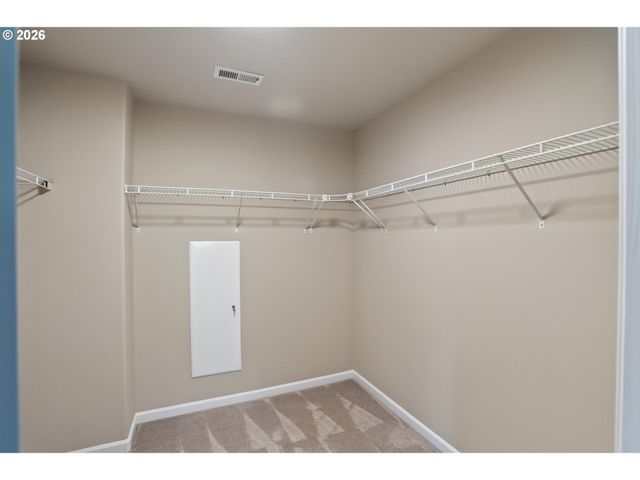 16431 WILLAMETTE VALLEY Dr, Oregon City, OR 97045