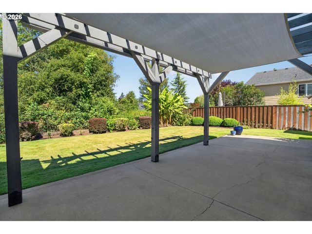 16431 WILLAMETTE VALLEY Dr, Oregon City, OR 97045