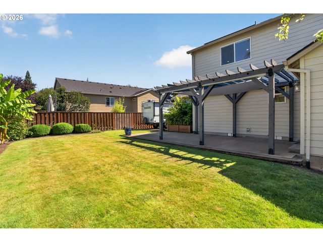 16431 WILLAMETTE VALLEY Dr, Oregon City, OR 97045