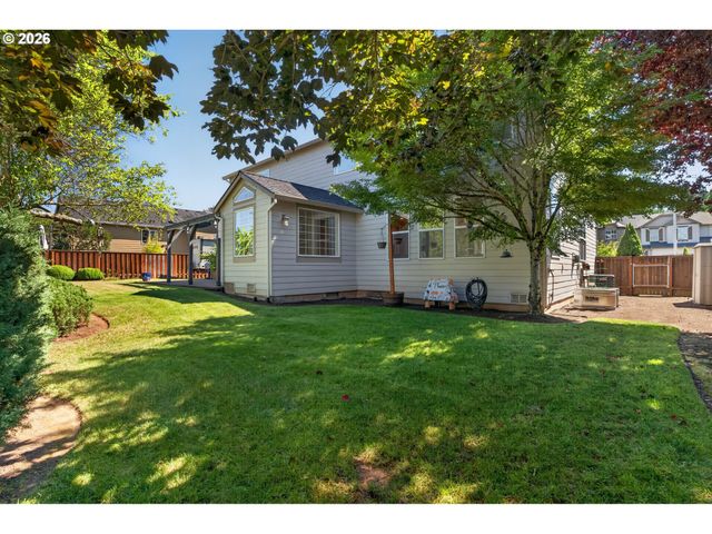 16431 WILLAMETTE VALLEY Dr, Oregon City, OR 97045