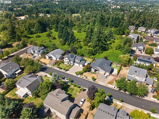 16431 WILLAMETTE VALLEY Dr, Oregon City, OR 97045