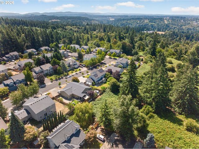 16431 WILLAMETTE VALLEY Dr, Oregon City, OR 97045