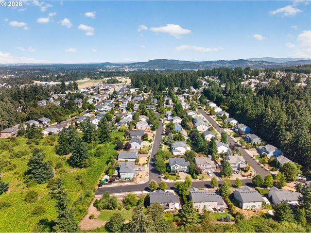 16431 WILLAMETTE VALLEY Dr, Oregon City, OR 97045