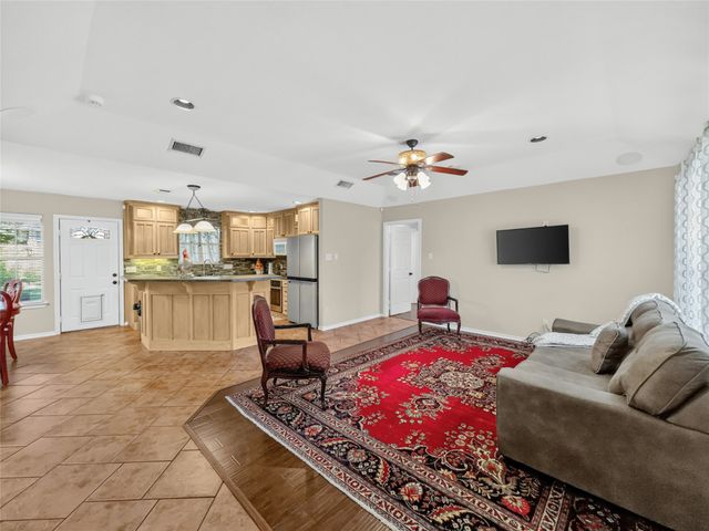 617 N Avenue D, Springtown, TX 76082