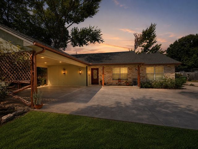 617 N Avenue D, Springtown, TX 76082