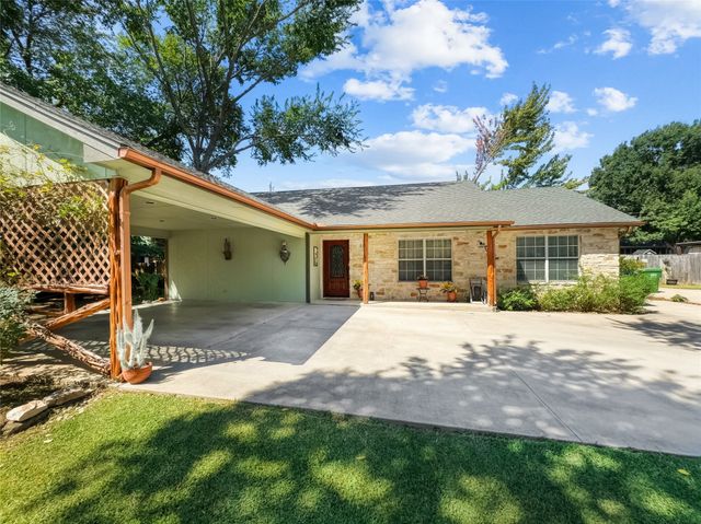 617 N Avenue D, Springtown, TX 76082