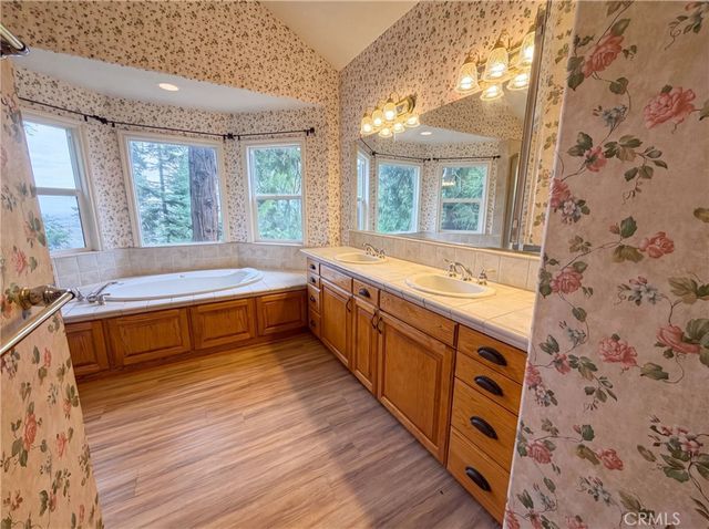 295 Fairway, Lake Arrowhead, CA 92352