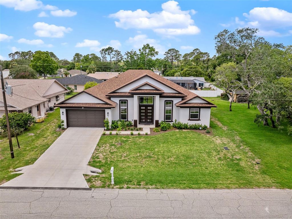 Image 2 of property listing at 7 FORTUNE LANE, Palm Coast, FL 32137