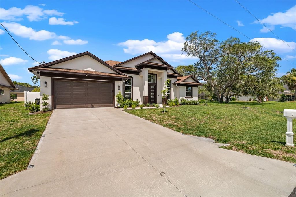 Image 3 of property listing at 7 FORTUNE LANE, Palm Coast, FL 32137