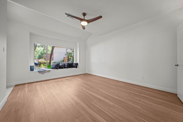 45 N Lakeridge Circle, The Woodlands, TX 77381