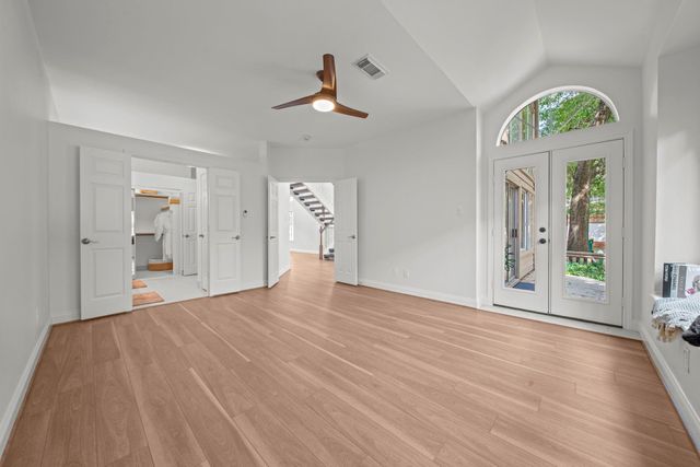 45 N Lakeridge Circle, The Woodlands, TX 77381