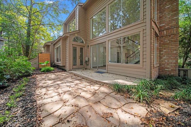 45 N Lakeridge Circle, The Woodlands, TX 77381