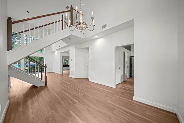 45 N Lakeridge Circle, The Woodlands, TX 77381