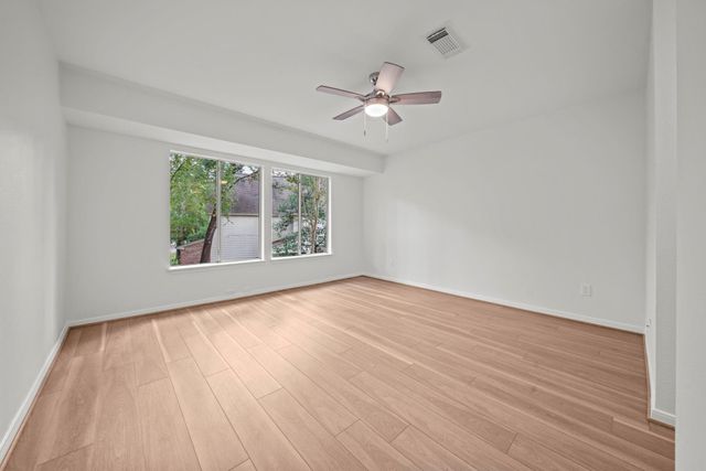 45 N Lakeridge Circle, The Woodlands, TX 77381