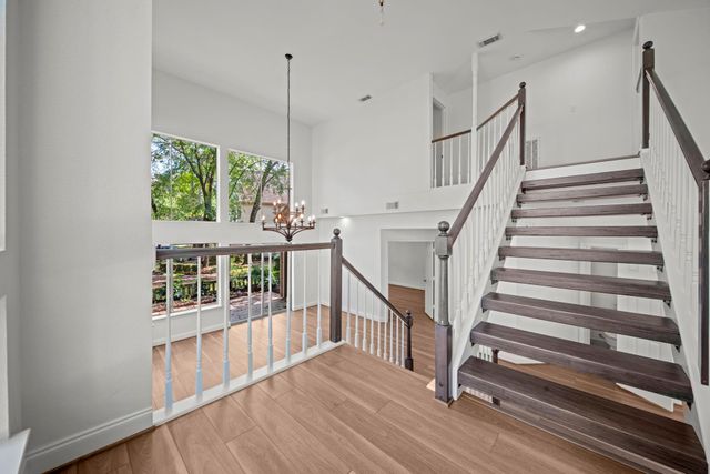 45 N Lakeridge Circle, The Woodlands, TX 77381