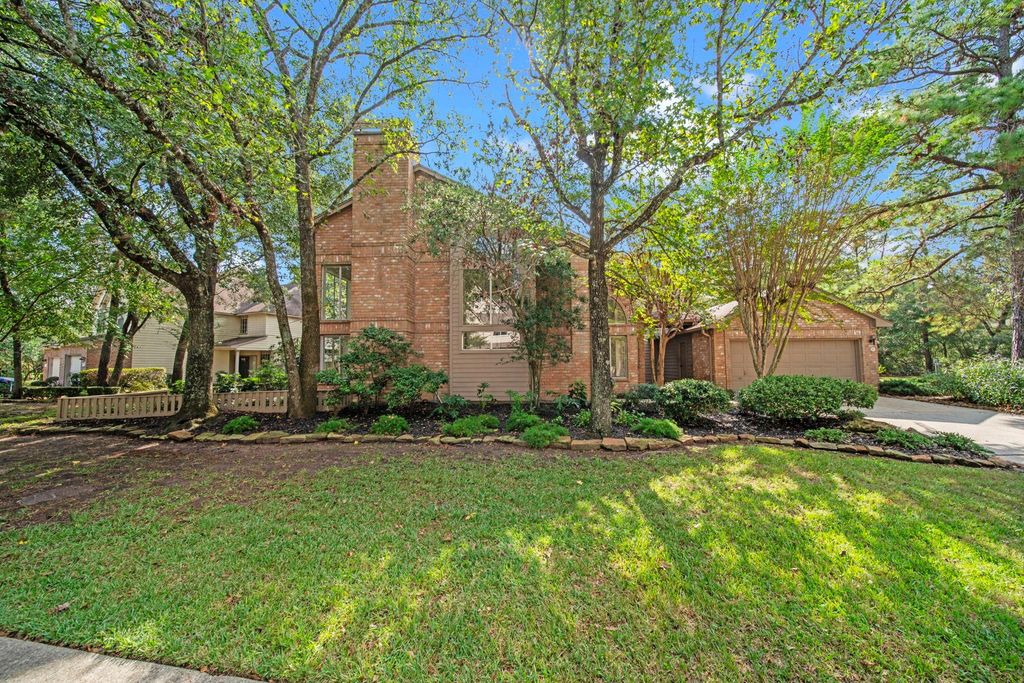 45 N Lakeridge Circle, The Woodlands, TX 77381