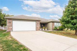 504 N Monterey Way, Lawrence, KS 66049
