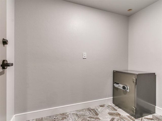 1200 Canteberry Drive, Yukon, OK 73099