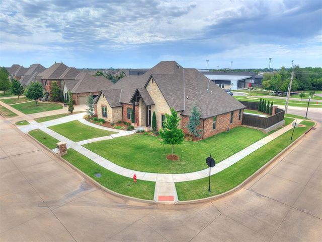 1200 Canteberry Drive, Yukon, OK 73099