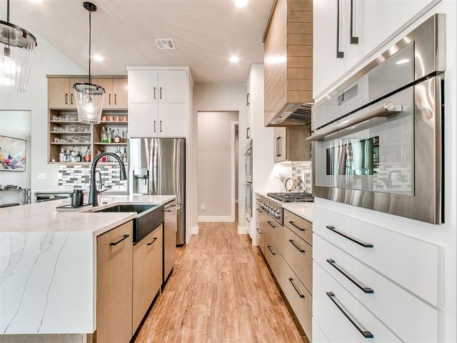 1200 Canteberry Drive, Yukon, OK 73099