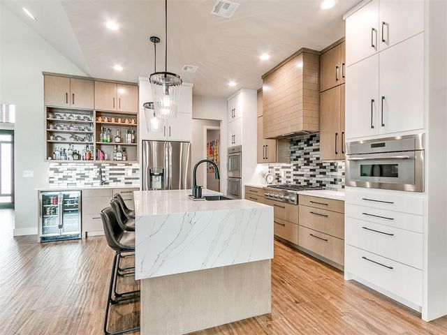 1200 Canteberry Drive, Yukon, OK 73099