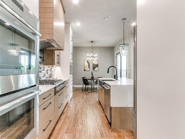 1200 Canteberry Drive, Yukon, OK 73099