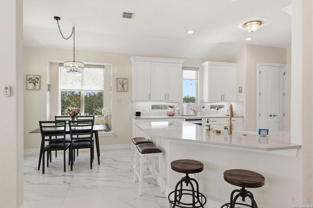 9015 TUSCAN HILLS DR, Garden Ridge, TX 78266