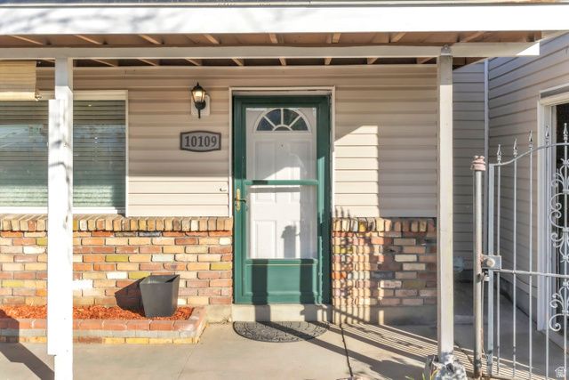 10109 S PEONY WAY, Sandy, UT 84094