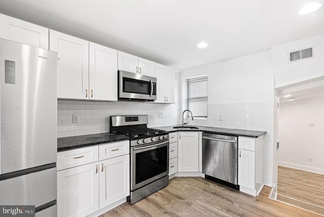 1447 N FRANKLIN ST, Philadelphia, PA 19122