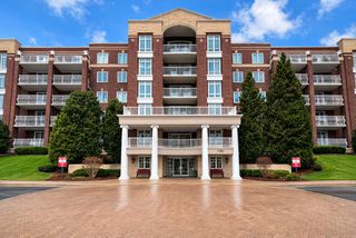 7081 W Touhy Avenue 410, Niles, IL 60714