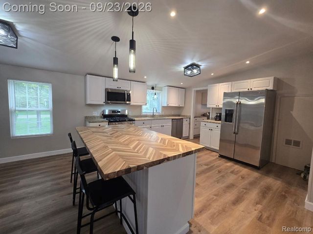 10681 Katherine Street, Taylor, MI 48180