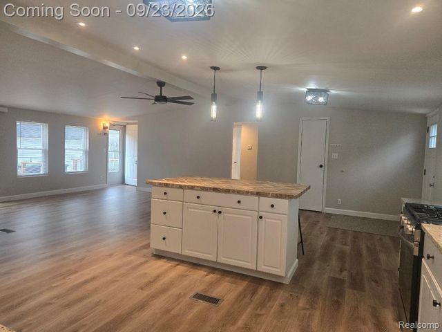 10681 Katherine Street, Taylor, MI 48180