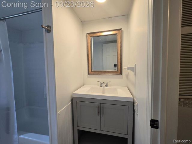 10681 Katherine Street, Taylor, MI 48180