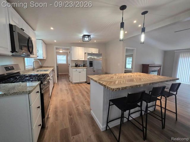 10681 Katherine Street, Taylor, MI 48180