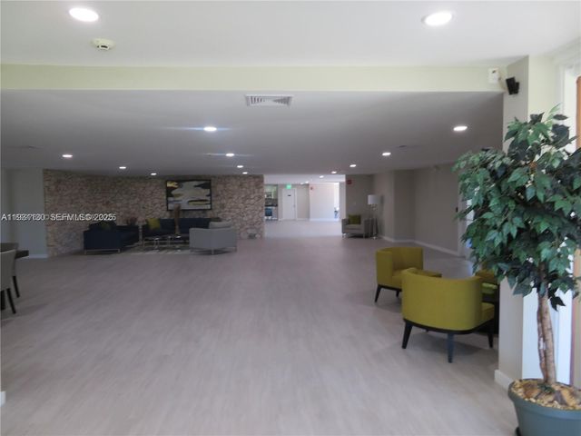 8035 SW 107th Ave 221, Miami, FL 33173