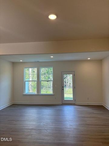 907 Kensley Grv Lane, Fuquay Varina, NC 27526