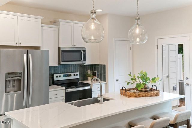 907 Kensley Grv Lane, Fuquay Varina, NC 27526