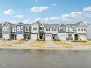 907 Kensley Grv Lane, Fuquay Varina, NC 27526
