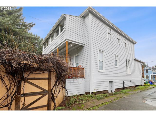 3527 Se BELMONT St, Portland, OR 97214