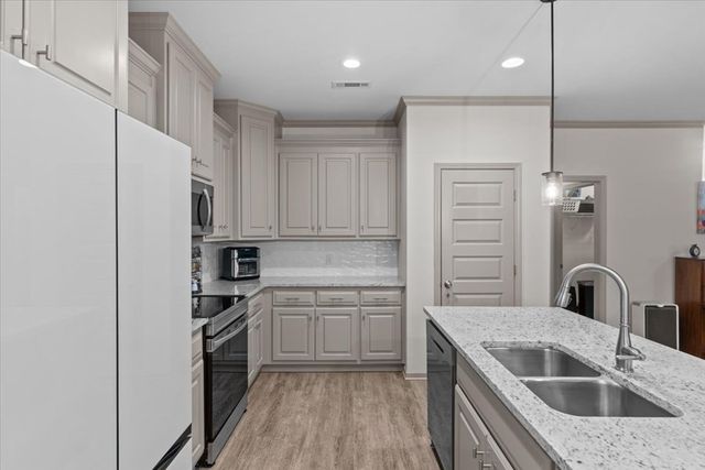 440 Mockingbird Trl, Newton, AL 36352