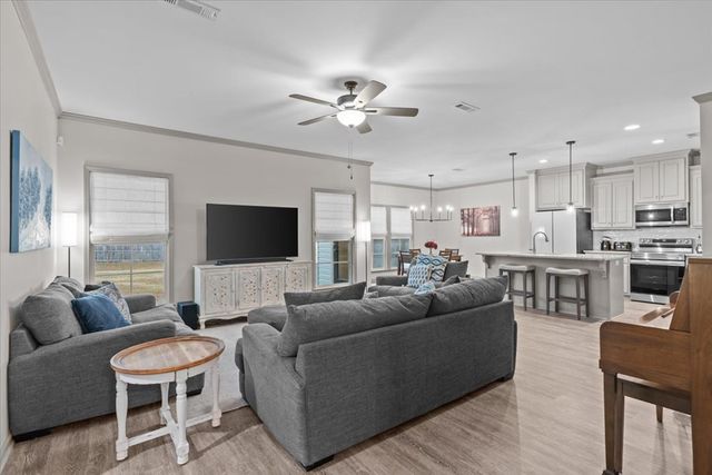 440 Mockingbird Trl, Newton, AL 36352