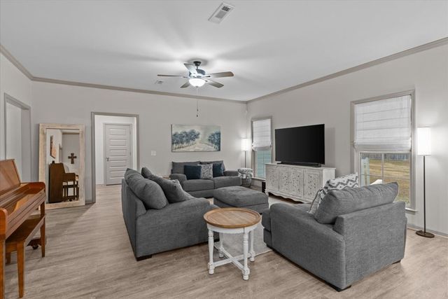 440 Mockingbird Trl, Newton, AL 36352