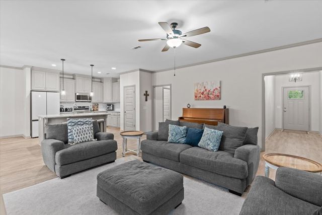 440 Mockingbird Trl, Newton, AL 36352