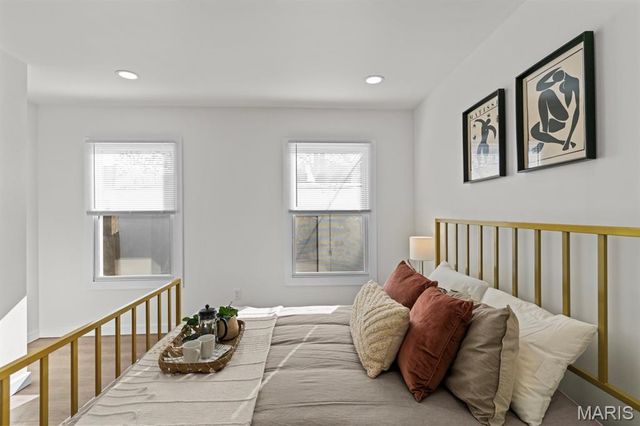 4258 Swan Avenue, St Louis, MO 63110