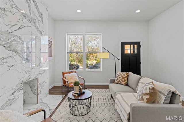 4258 Swan Avenue, St Louis, MO 63110