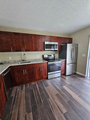 4876 Orleans Court B, West Palm Beach, FL 33415