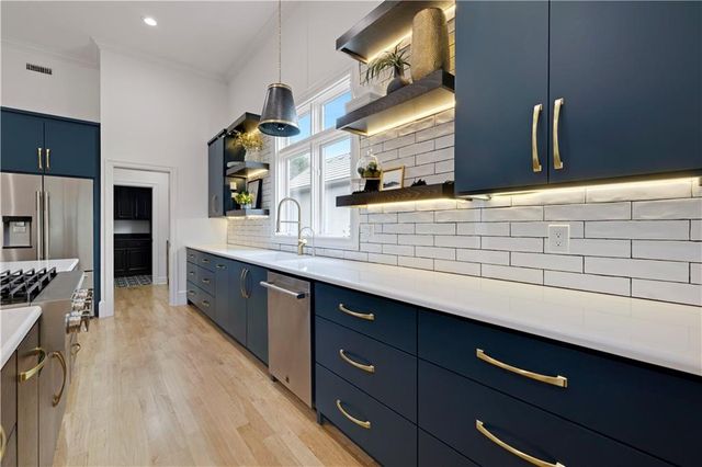 10308 W 142nd Street, Overland Park, KS 66221