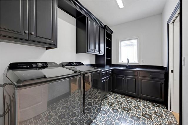 10308 W 142nd Street, Overland Park, KS 66221