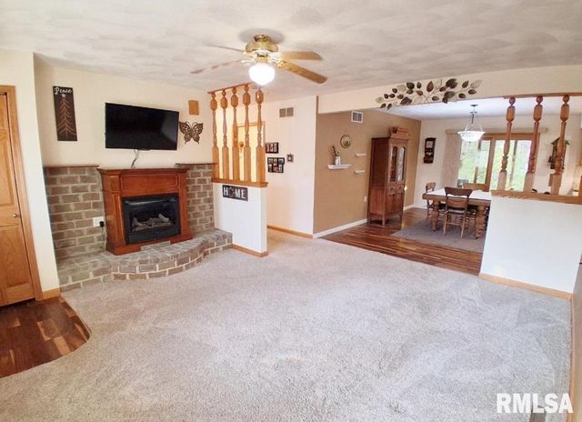 421 CHARTER OAK Place, Dahinda, IL 61428